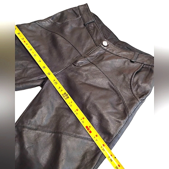 Wardrobe Staple | Woman's Fitted Leather Trouser - Picture 12 of 16